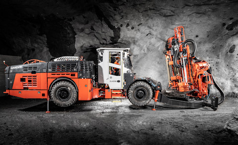 DL422iE Longhole drill rig